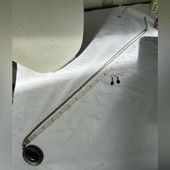 Long antique goldtone oval medallion pendant necklace set - Picture 4 of 8